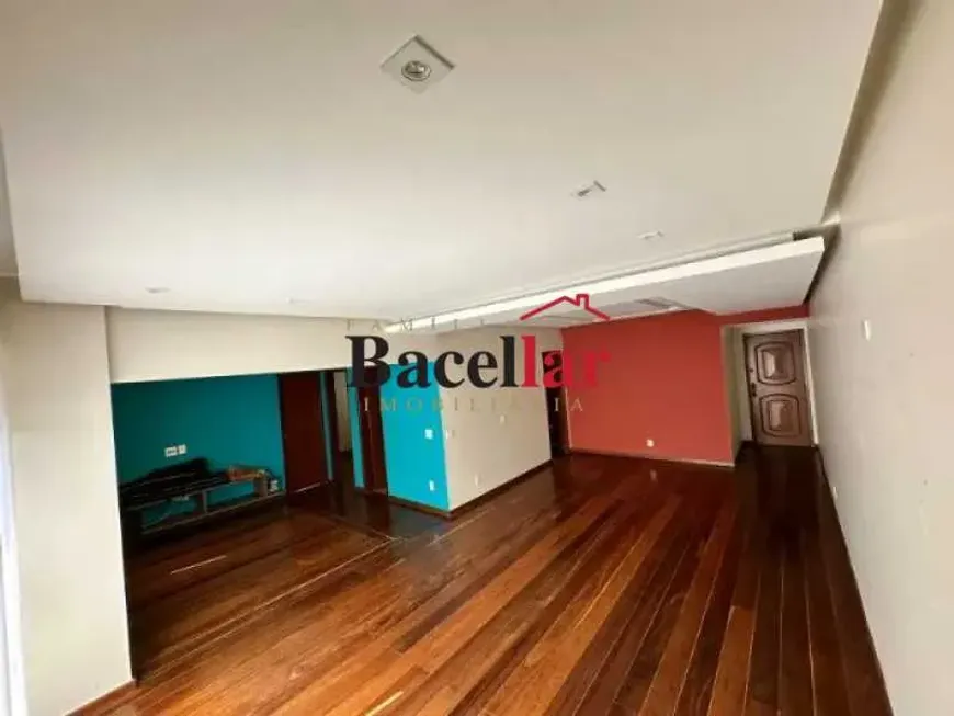 Foto 1 de Apartamento com 3 Quartos à venda, 120m² em Grajaú, Rio de Janeiro