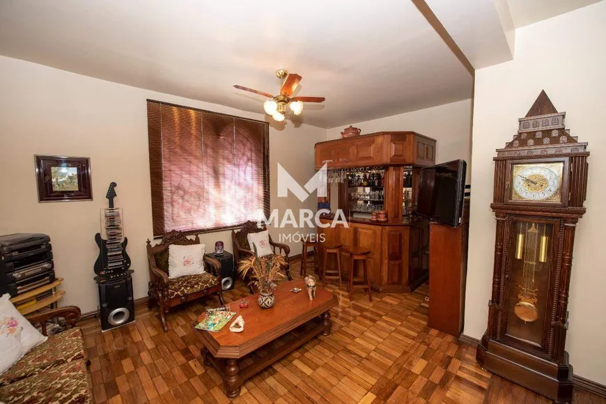 Foto 1 de Casa com 4 Quartos à venda, 232m² em Jardim América, Belo Horizonte