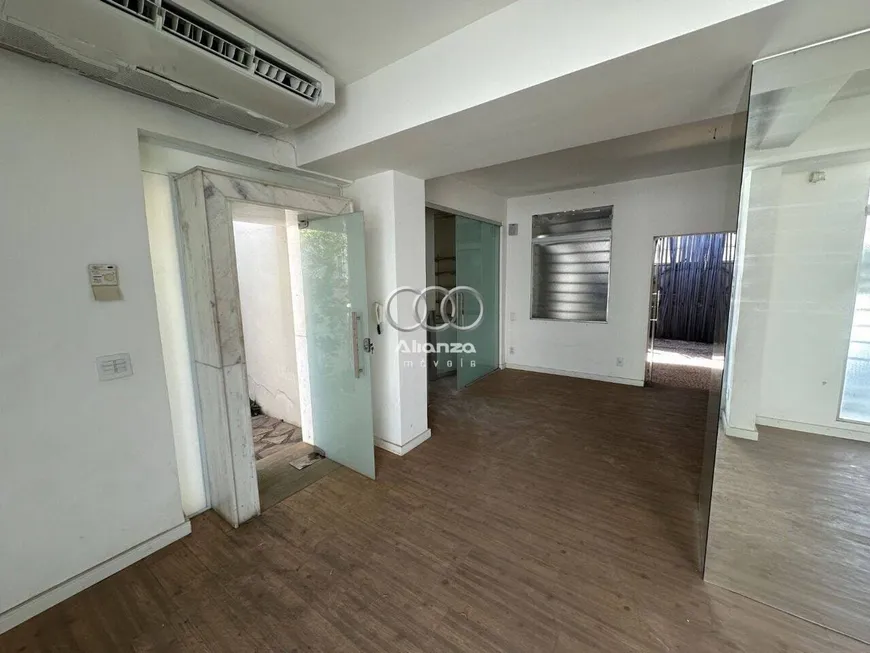 Foto 1 de Casa com 4 Quartos para alugar, 250m² em Prado, Belo Horizonte