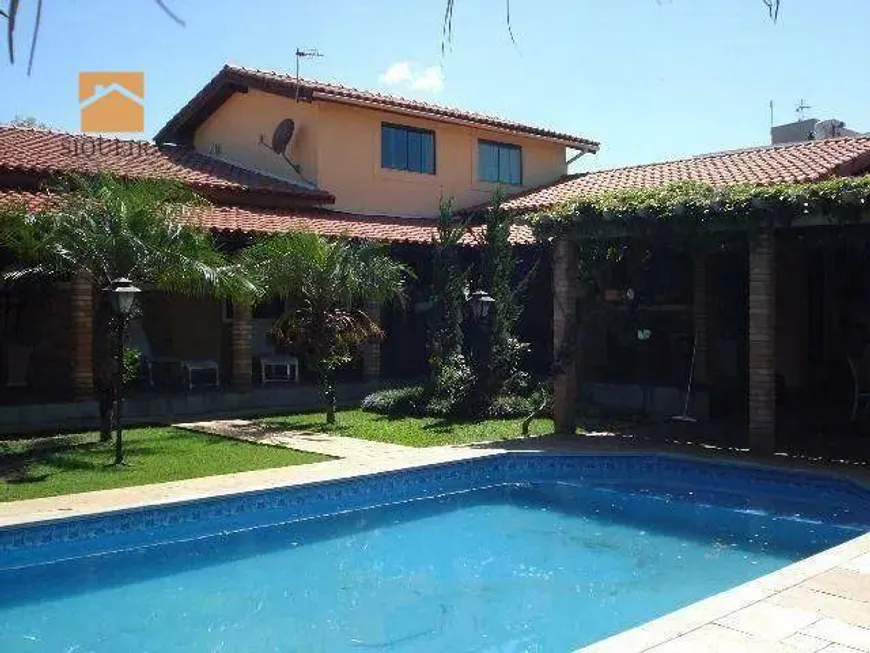 Foto 1 de Casa de Condomínio com 3 Quartos para alugar, 350m² em Barreiro, Aracoiaba da Serra