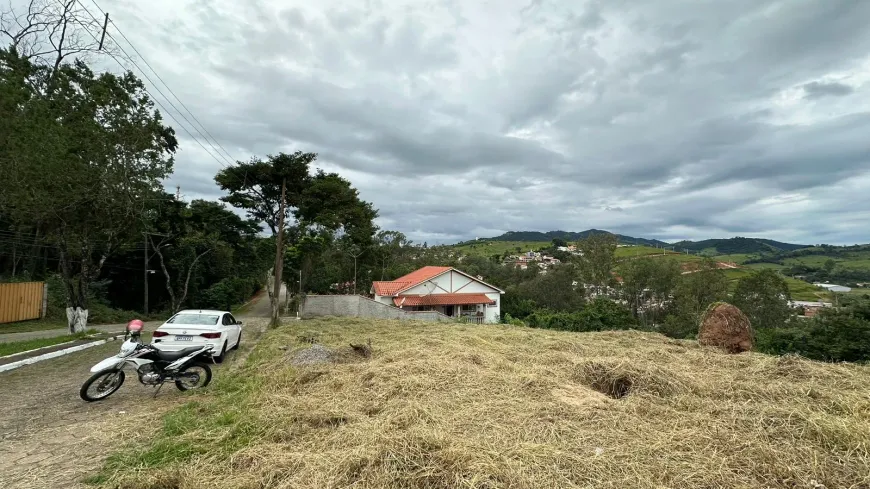 Foto 1 de Lote/Terreno à venda, 329m² em Proximo Ao Centro, São Lourenço