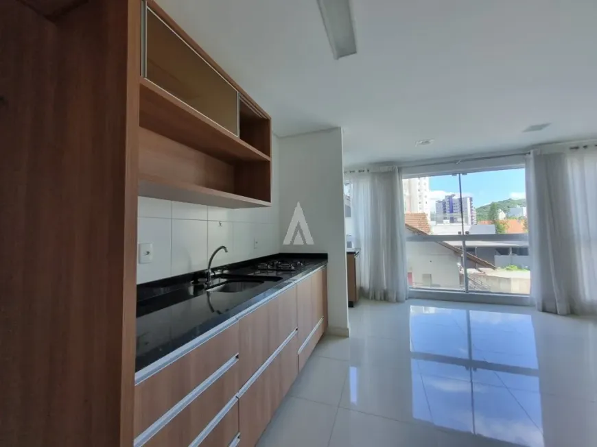 Foto 1 de Apartamento com 2 Quartos para alugar, 65m² em Atiradores, Joinville