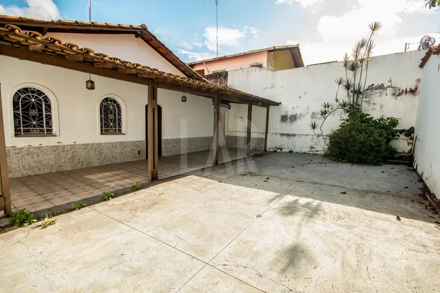 Foto 1 de Casa com 3 Quartos à venda, 286m² em Santa Amélia, Belo Horizonte