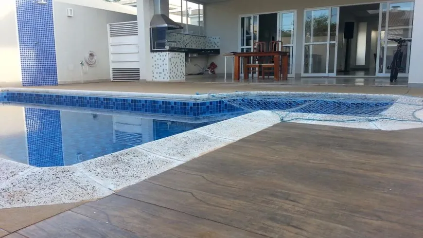 Foto 1 de Casa de Condomínio com 3 Quartos para venda ou aluguel, 300m² em Residencial Villaggio III, Bauru