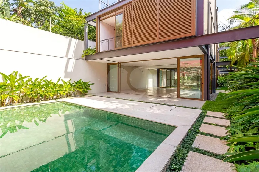 Foto 1 de Casa com 4 Quartos para venda ou aluguel, 380m² em Jardim Paulista, São Paulo