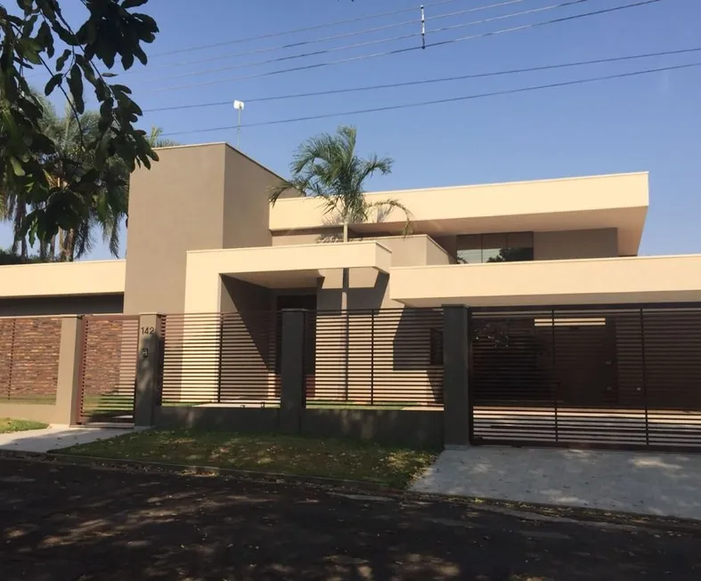 Foto 1 de Fazenda/Sítio com 5 Quartos à venda, 650m² em , Guapiaçu