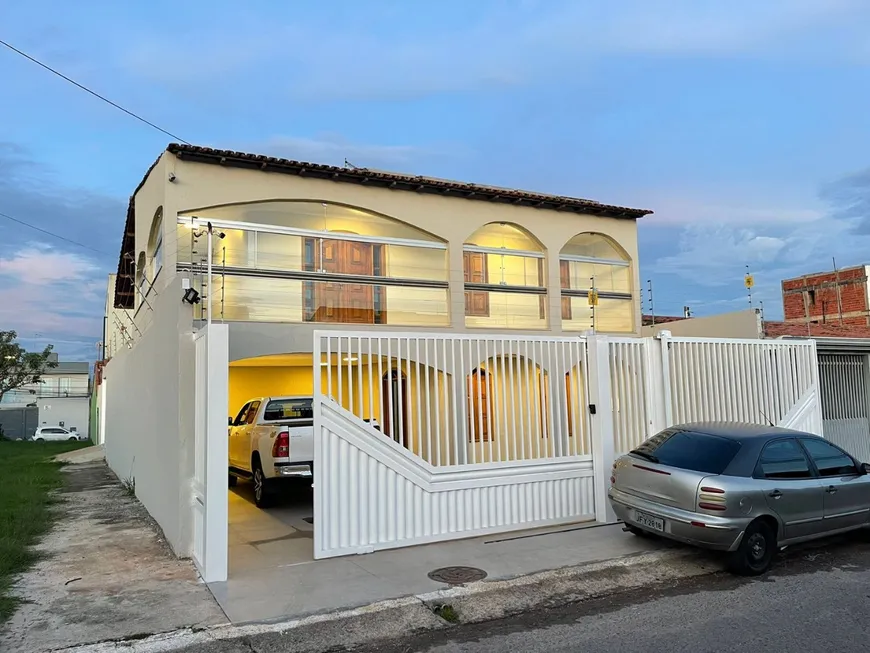 Foto 1 de Sobrado com 5 Quartos à venda, 250m² em Taguatinga Norte, Brasília