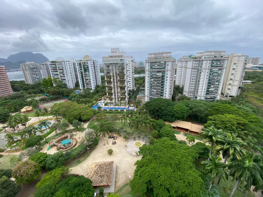 Foto 1 de Apartamento com 4 Quartos para venda ou aluguel, 149m² em Peninsula, Rio de Janeiro