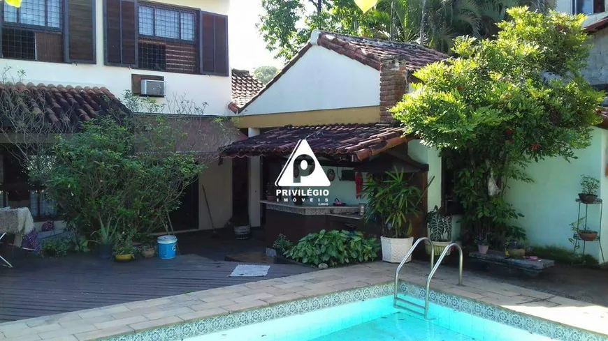 Foto 1 de Casa com 3 Quartos à venda, 229m² em Taquara, Rio de Janeiro