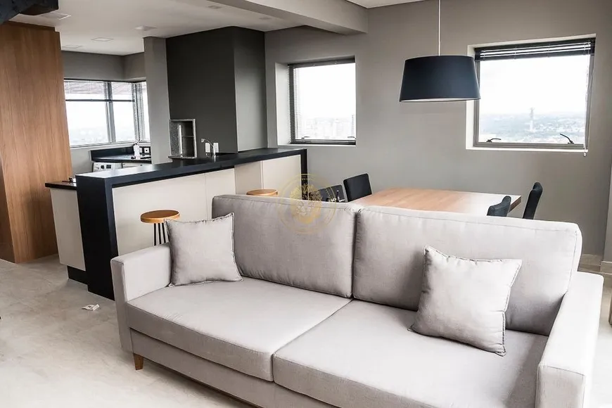 Foto 1 de Apartamento com 2 Quartos para alugar, 163m² em Centro, Curitiba