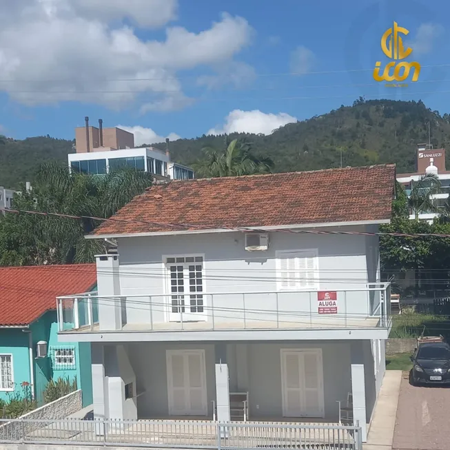 Foto 1 de Casa com 3 Quartos para alugar, 170m² em Praia De Palmas, Governador Celso Ramos