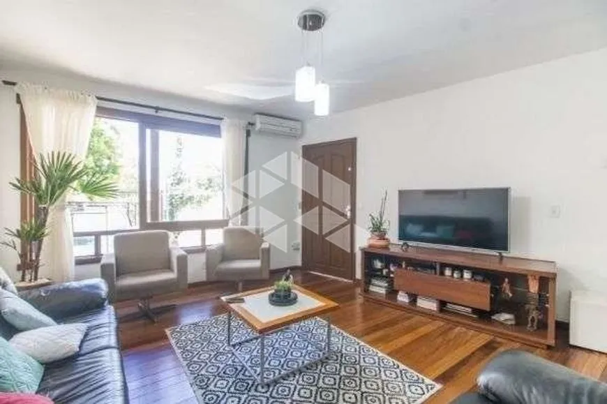 Foto 1 de Casa com 4 Quartos à venda, 337m² em Ipanema, Porto Alegre