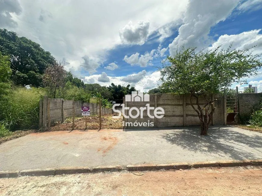 Foto 1 de Lote/Terreno à venda, 250m² em Aclimacao, Uberlândia