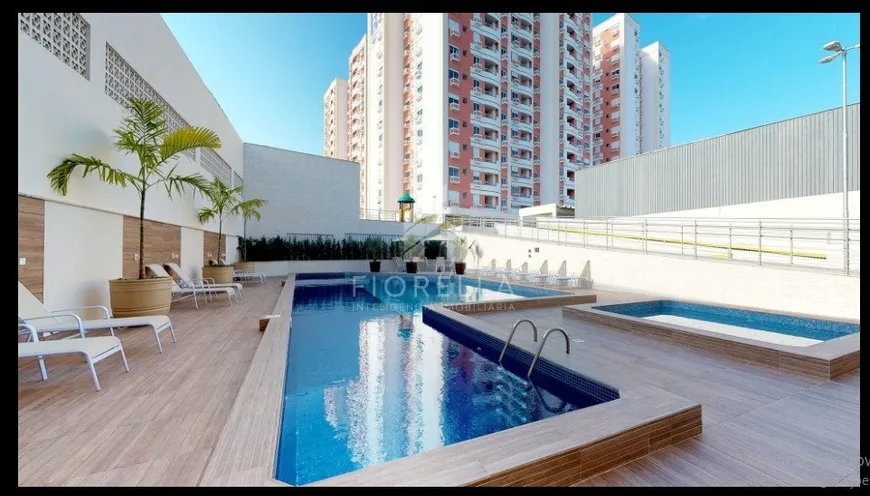 Foto 1 de Apartamento com 2 Quartos à venda, 74m² em Barreiros, São José