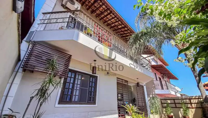 Foto 1 de Casa de Condomínio com 4 Quartos à venda, 130m² em Tanque, Rio de Janeiro