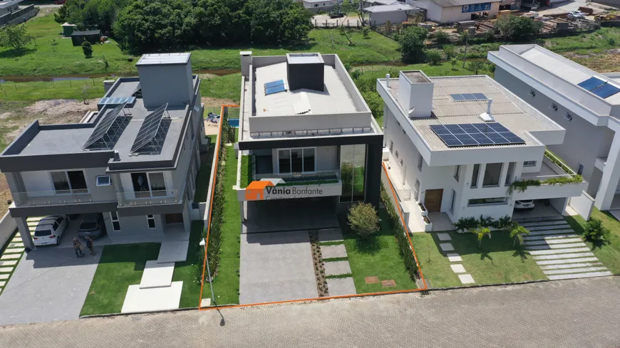 Foto 1 de Casa de Condomínio com 4 Quartos à venda, 440m² em Ingleses do Rio Vermelho, Florianópolis