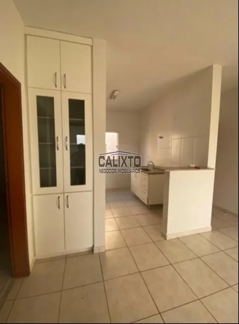 Foto 1 de Apartamento com 2 Quartos à venda, 54m² em Jardim Holanda, Uberlândia