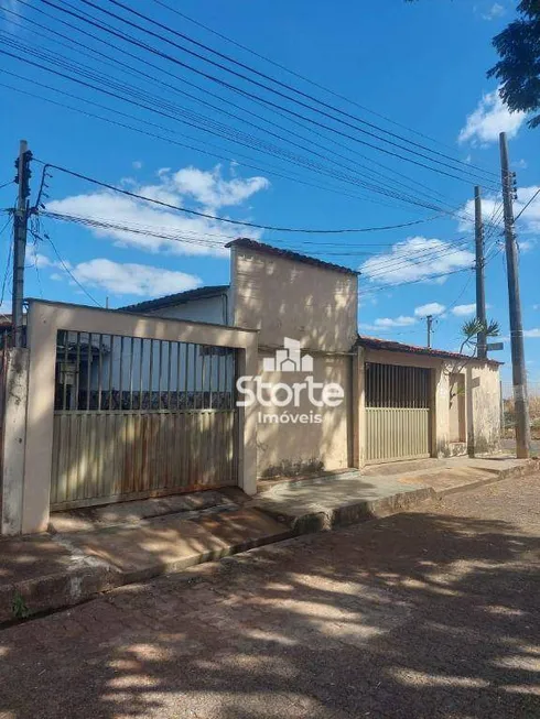 Foto 1 de Casa com 2 Quartos à venda, 180m² em Conjunto Alvorada, Uberlândia