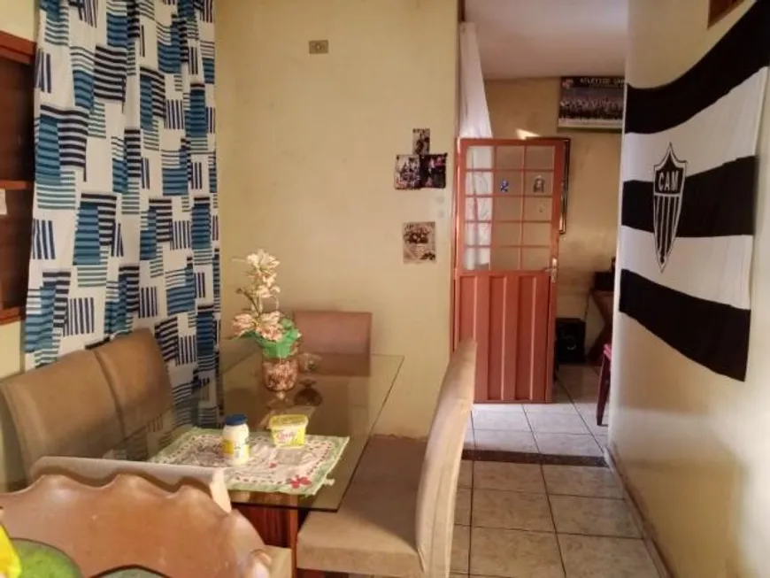 Foto 1 de Casa com 6 Quartos à venda, 250m² em Granada, Uberlândia