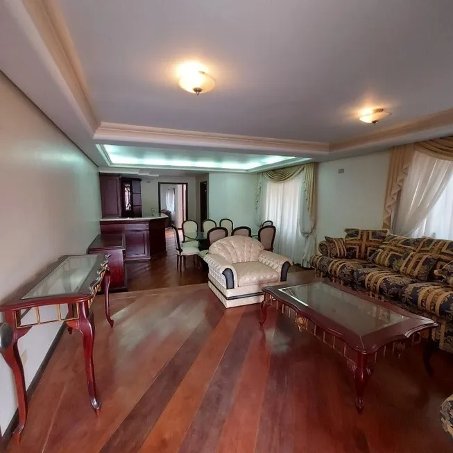 Foto 1 de Casa com 4 Quartos para alugar, 480m² em São Lourenço, Curitiba