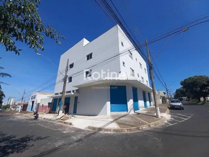 Foto 1 de Apartamento com 3 Quartos para alugar, 126m² em Tibery, Uberlândia