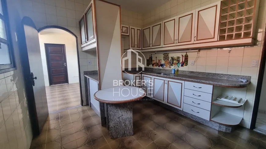 Foto 1 de Casa com 6 Quartos à venda, 300m² em Consolação, Vitória