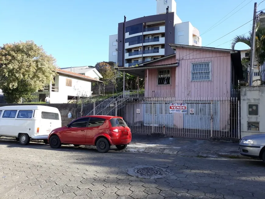 Foto 1 de Casa com 3 Quartos à venda, 400m² em Centro, Criciúma