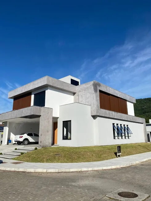 Foto 1 de Casa de Condomínio com 4 Quartos à venda, 342m² em Ratones, Florianópolis