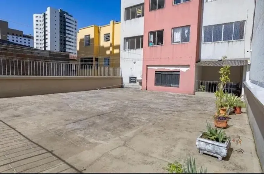 Foto 1 de Apartamento com 2 Quartos à venda, 60m² em Centro, Curitiba