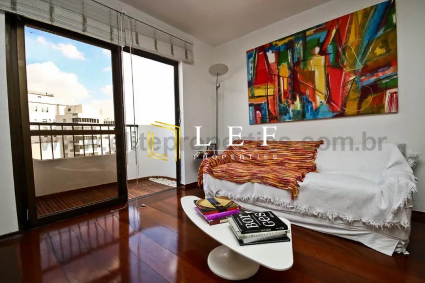 Foto 1 de Apartamento com 3 Quartos para venda ou aluguel, 227m² em Higienópolis, São Paulo