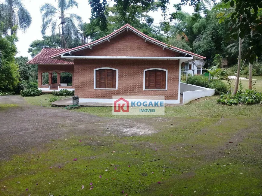 Foto 1 de Fazenda/Sítio com 4 Quartos à venda, 220m² em Freitas, São José dos Campos