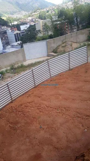 Foto 1 de Lote/Terreno à venda, 720m² em Jardim Europa, Teresópolis