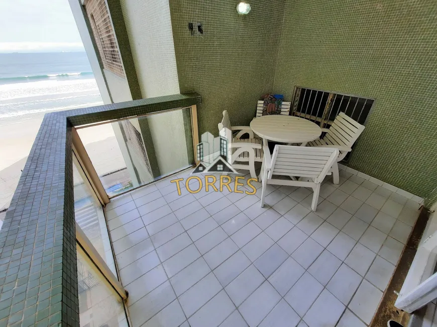 Foto 1 de Apartamento com 3 Quartos à venda, 120m² em Praia das Pitangueiras, Guarujá