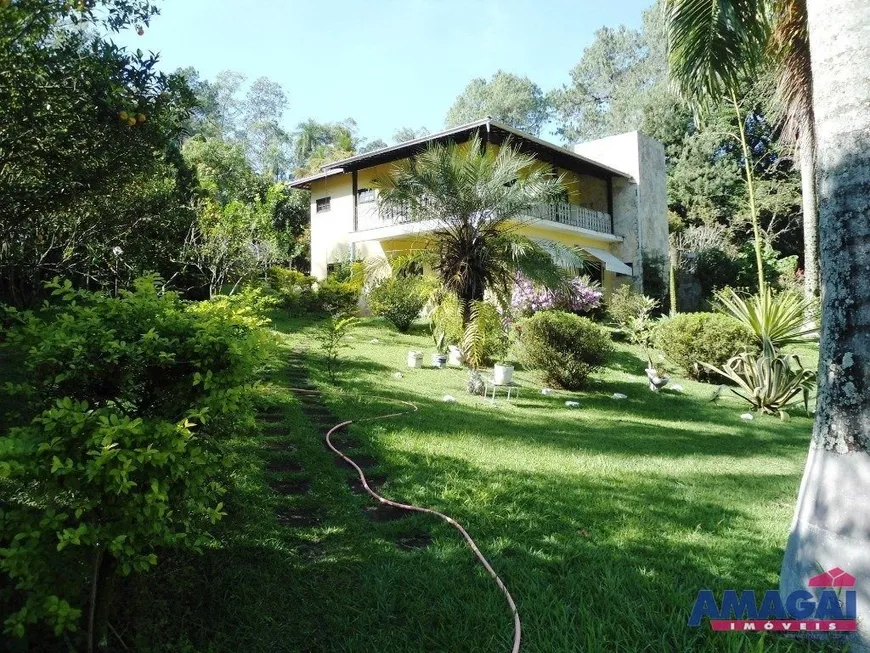 Foto 1 de Fazenda/Sítio com 3 Quartos para alugar, 530m² em Condomínio Lagoinha, Jacareí