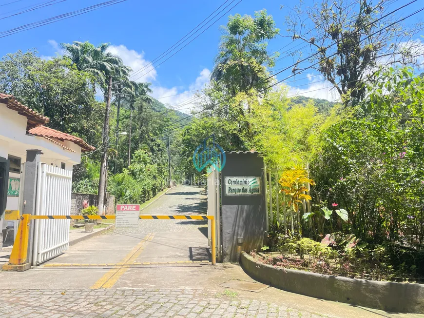 Foto 1 de Lote/Terreno à venda, 2423m² em Corujas, Guapimirim