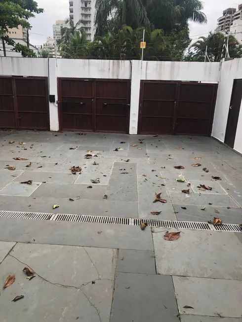 Foto 1 de Casa com 4 Quartos para alugar, 600m² em Jardim Virgínia , Guarujá