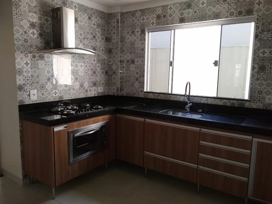 Foto 1 de Sobrado com 3 Quartos à venda, 160m² em Presidente Altino, Osasco