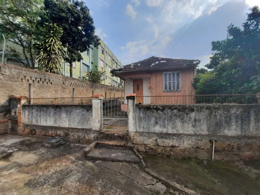 Foto 1 de Lote/Terreno à venda, 238m² em Camaquã, Porto Alegre