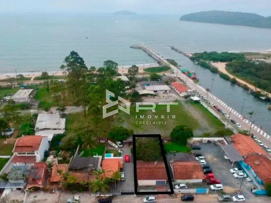 Foto 1 de Lote/Terreno à venda em Centro, Balneário Piçarras