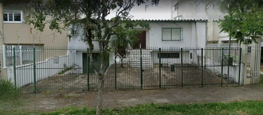 Foto 1 de Casa com 3 Quartos à venda, 400m² em Jardim Botânico, Porto Alegre
