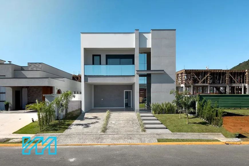 Foto 1 de Casa com 4 Quartos à venda, 286m² em Santa Regina, Camboriú