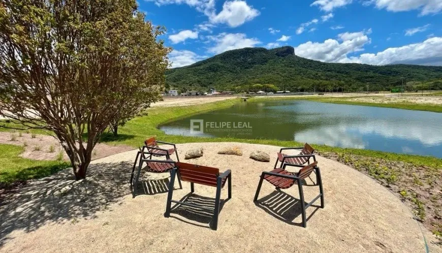 Foto 1 de Lote/Terreno à venda, 314m² em Cidade Universitaria Pedra Branca, Palhoça