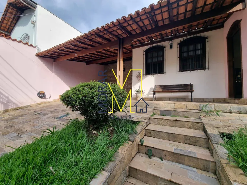 Foto 1 de Casa com 4 Quartos à venda, 197m² em Itapoã, Belo Horizonte