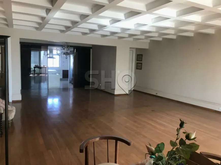 Foto 1 de Apartamento com 2 Quartos à venda, 300m² em Cerqueira César, São Paulo