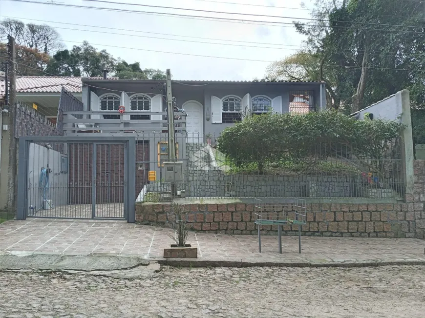Foto 1 de Casa com 3 Quartos à venda, 137m² em Espiríto Santo, Porto Alegre
