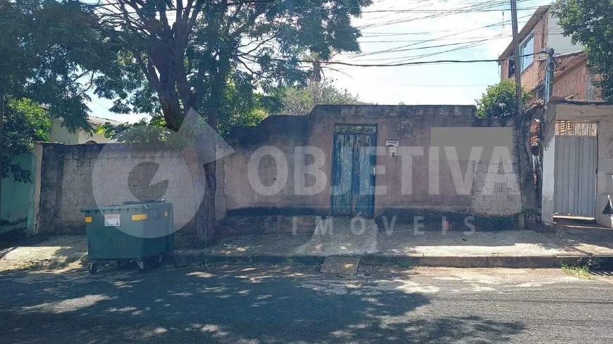 Foto 1 de Lote/Terreno à venda, 360m² em Santa Mônica, Uberlândia