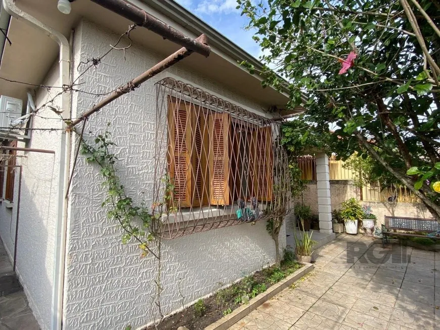 Foto 1 de Casa com 3 Quartos à venda, 114m² em São José, Porto Alegre