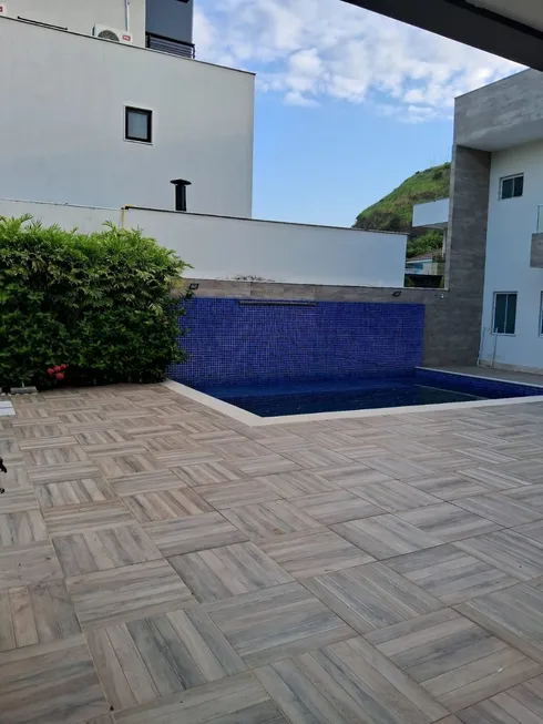 Foto 1 de Casa com 3 Quartos para venda ou aluguel, 300m² em Recreio Dos Bandeirantes, Rio de Janeiro