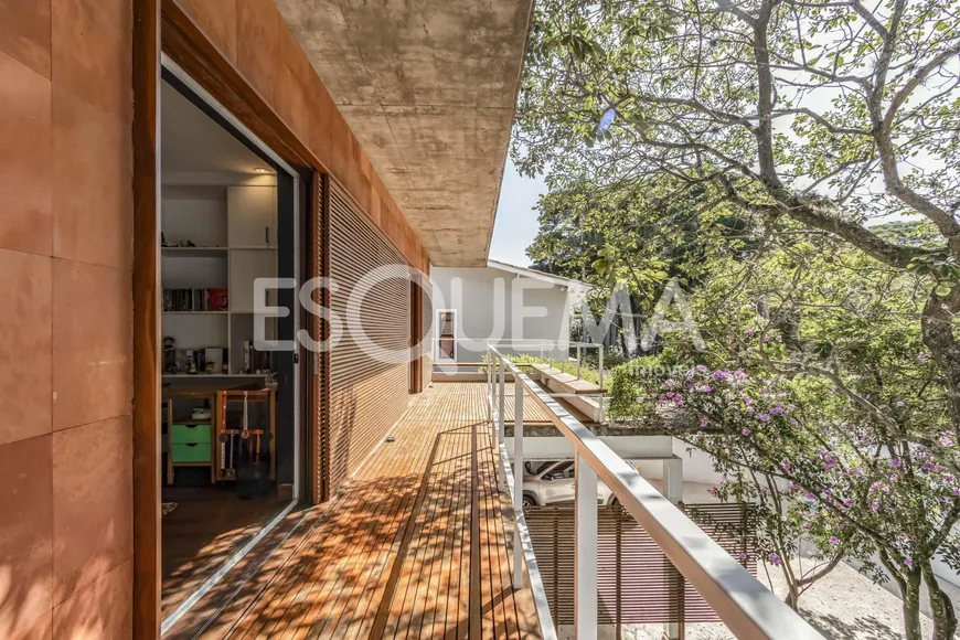 Foto 1 de Casa com 4 Quartos à venda, 390m² em Alto de Pinheiros, São Paulo