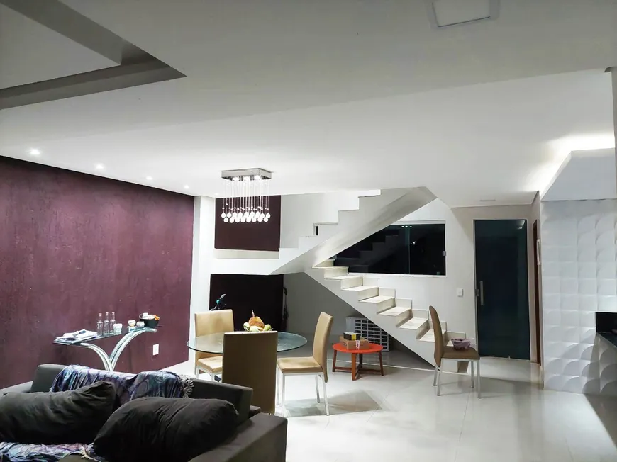 Foto 1 de Casa de Condomínio com 3 Quartos à venda, 300m² em Setor Habitacional Vicente Pires, Brasília